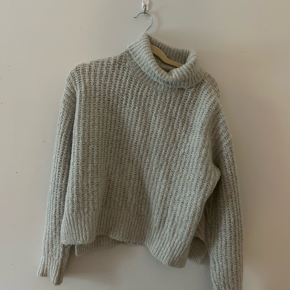 Brandy Melville Light Gray Turtleneck Sweater